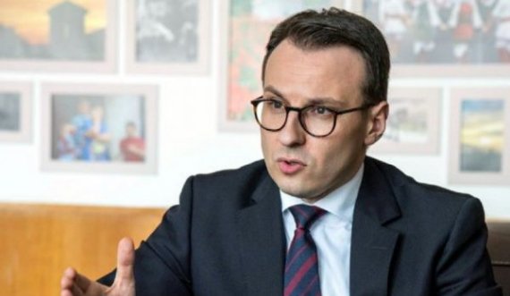 Petkoviq për akuzat e Sveçlës: Vuçiqi është fajtor sepse ai ruan paqen dhe mbron popullin e vet