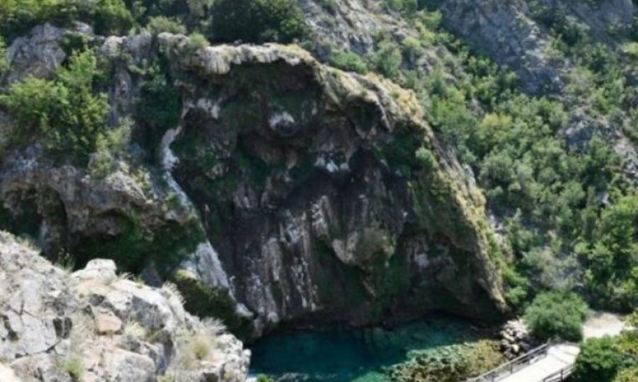 Thahet ujëvara 22 metra e lartë