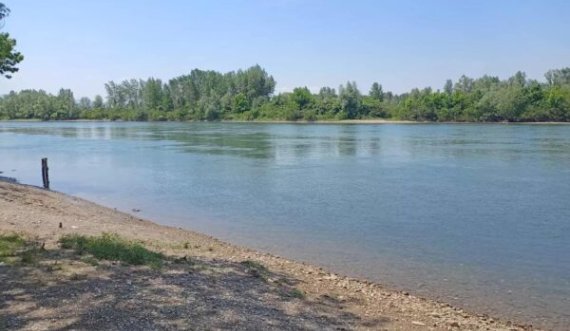 Mediat serbe: Kërkime tash e 19 orë në të dyja anët e lumit Drina për të dyshuarin që vrau policin