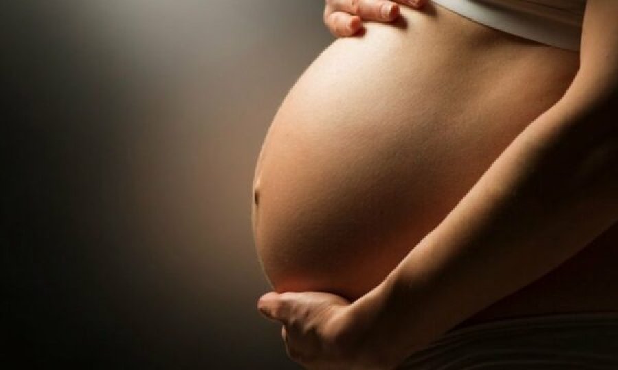 Kujdes! Valët e të nxehtit rrisin rrezikun e lindjes së parakohshme