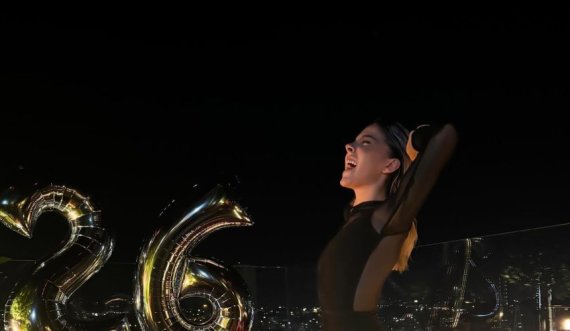 Arilena Ara publikon fotografi provokuese nga festa e ditëlindjes së 26-të
