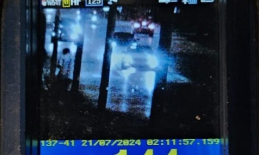 Ferizaj: Në zonën e kufizimit 40 km/h po zhvillonin gara shpejtësie 144 km/h, gjobiten dy 20 vjeçarët