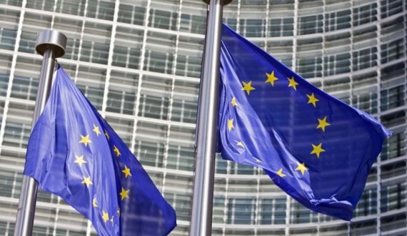 Këshilli i BE-së ua heq vizat serbëve të Kosovës me pasaporta të Serbisë