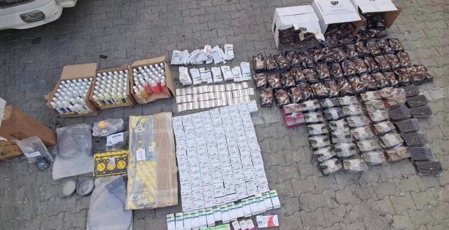Ndalohen dy kosovarë nga policia maqedonase për kontrabandim të barnave, kafesë dhe parfumeve 
