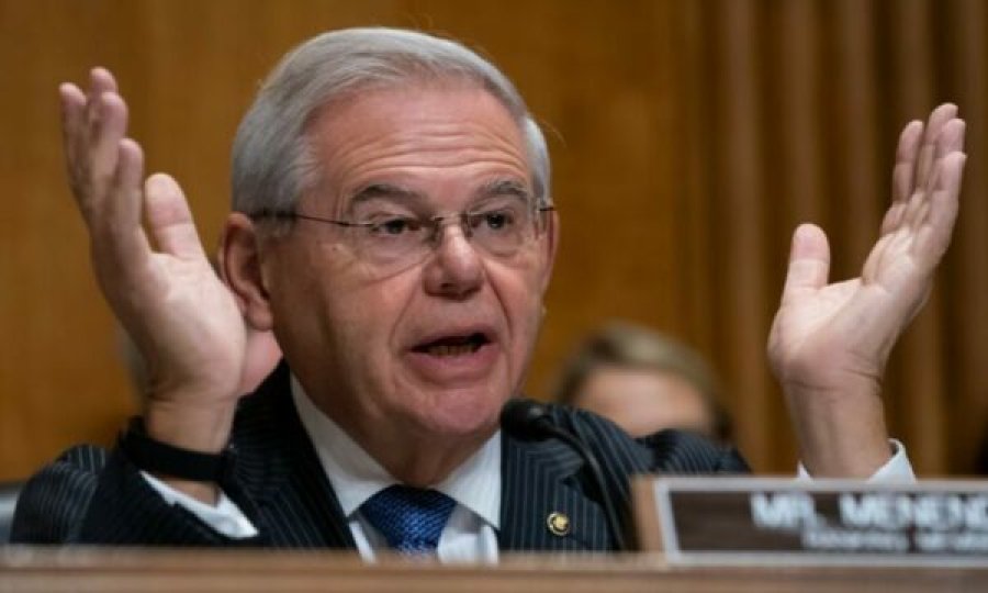 Senatori amerikan Menendez njofton dorëheqjen e tij pas vendimit për korrupsion