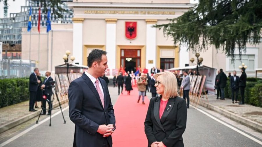Kryeparlamentari Konjufca reagon pas dorëheqjes  së   Lindita Nikollës: Kishim raporte të shkëlqyera, me qasjen e saj e bëri obligim bashkëpunimin ndërmjet dy Kuvendeve   