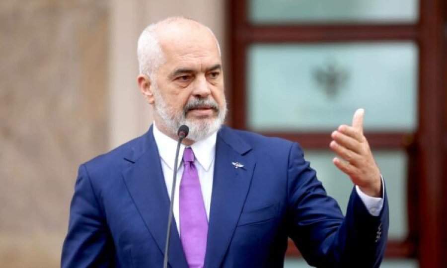 Ministrat e rinj në qeverinë shqiptare, Edi Rama i prezanton në mbledhjen e grupit