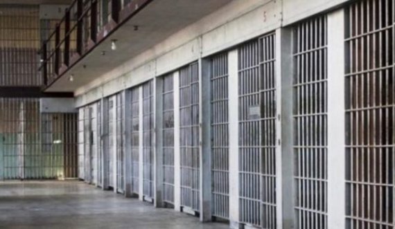 Trump kërkon 152 milionë dollarë për të rihapur burgun famëkeq