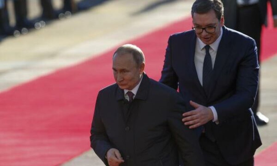 Vuciq u kap në ‘valle’ me Putinin dhe presidentin kinez, që të tre ishin të vetmit që uruan fitoren e një diktatori