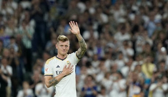 Toni Kroos nuk ndërron mendje për pensionimin, ju tregon tifozëve të Realit edhe pasardhësin e fanellës me numër 8