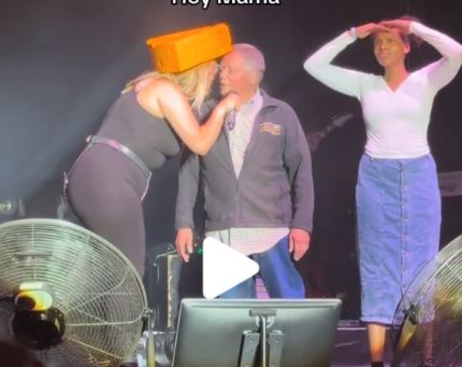 Kush e goditi këngëtaren shqiptare në koncert?