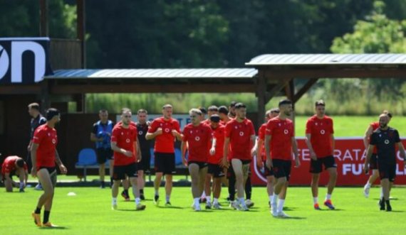 Sylvinho mobilizon ekipin për miqësoren me Azerbajxhanin