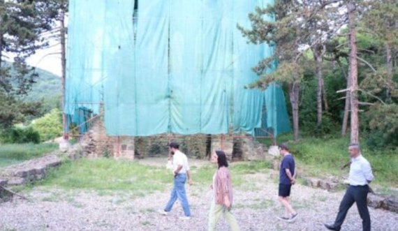 Ambasadori britanik vrojton nga afër trashëgiminë e lidhur me minatorët britanikë