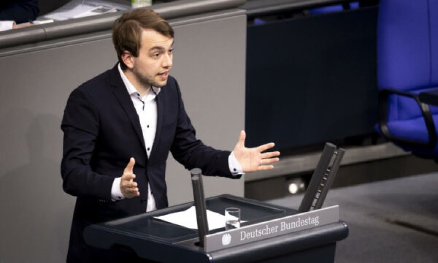 Deputeti gjerman alarmon Evropën: Serbia dhe RS nxiten nga Moska të kërcënojnë me luftëra të reja në Ballkan