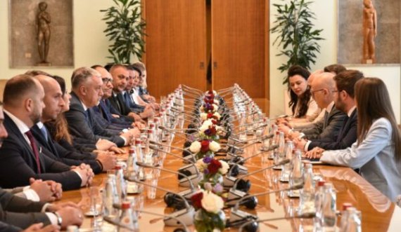  Listës Srpska s’i jepet fjala në Kuvendin panserb, i pret Vuçeviqi: Na tha se Kosova është pjesë e Serbisë
