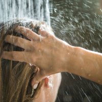 Ja kur rekomandohet të bëhet dush