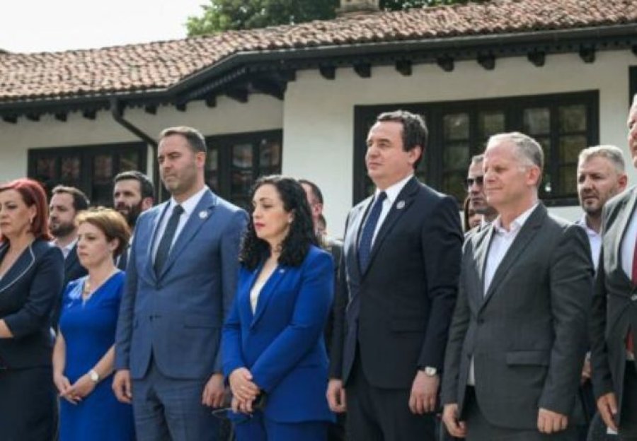 Prizreni i 'bashkon' Kurtin, Osmanin, Konjufcën e Gërvallën