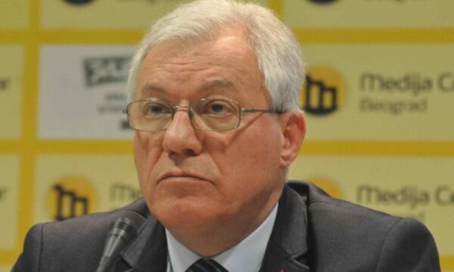 Profesori nga Beogradi: Parlamenti ‘gjithëserb’ u bë ekskluzivisht për Kosovën dhe Srebrenicën, vazhdimësi e politikës katastrofike serbe
