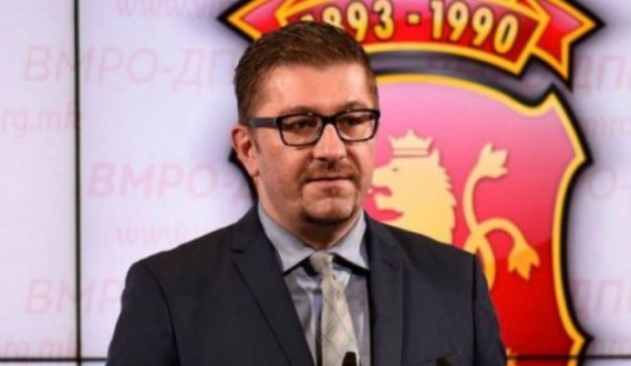 Mickoski e dorëzoi propozimin: Shqiptarët me 6 ministri