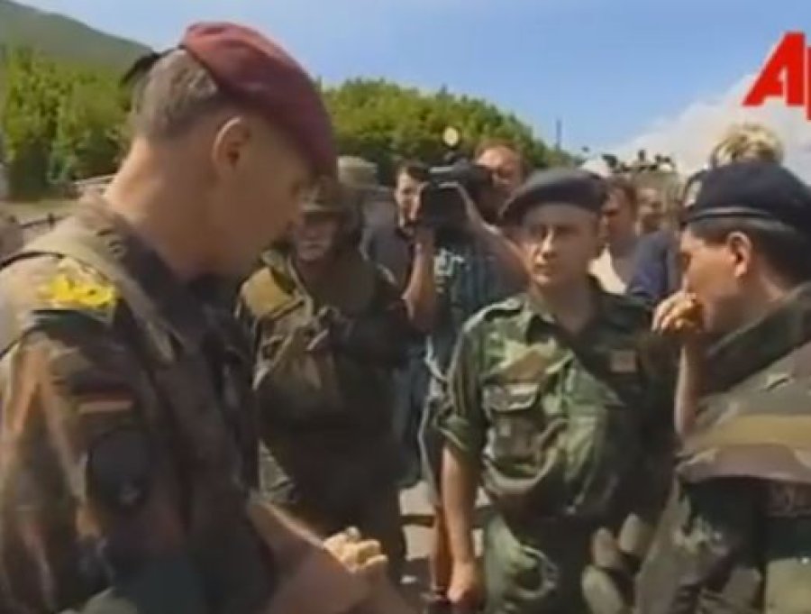 Publikohet video kur gjenerali gjerman i dha afat trupave serbe që të largohen nga Kosova