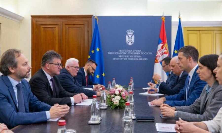 Lajçak takon ministrin e jashtëm të Serbisë: Diskutuam për dialogun 
