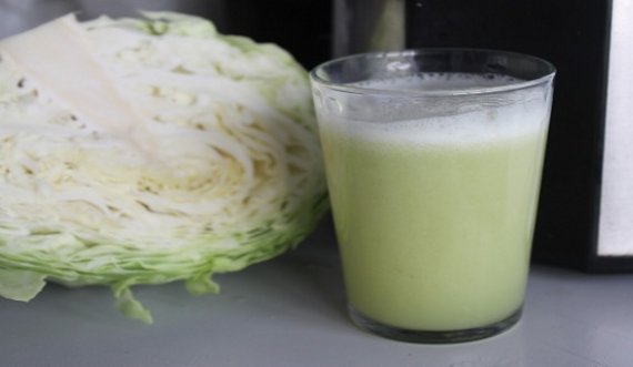 Lëngu i shëndetshëm nga lakra