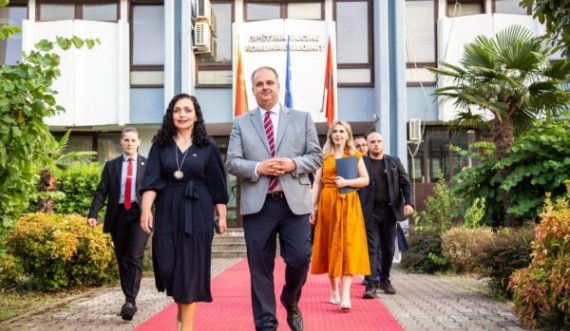 Osmani uron Nimanbegun për marrjen e detyrës si Kryetar i Ulqinit: Shtëpi e dytë për kosovarët