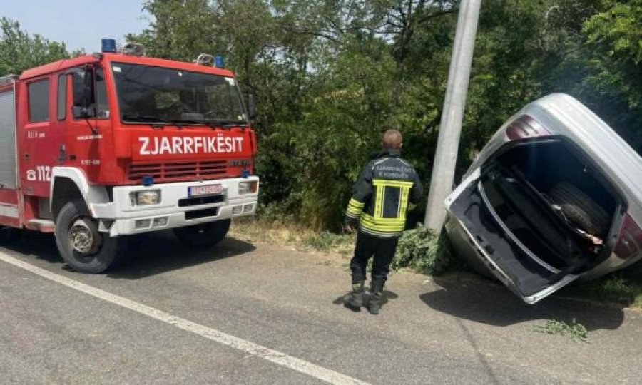 Rrokulliset një veturë në fshatin Budakov të Suharekës