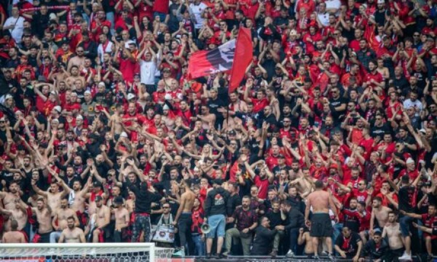 “El Pais” shkruan për Adem Jasharin para duelit Shqipëri-Spanjë: Kënga e tij u bë himn në Tiranë