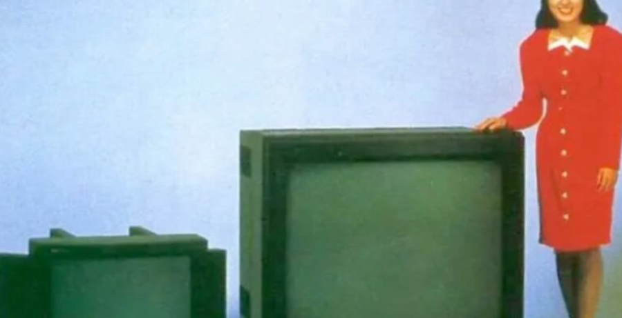 Televizori më i madh ndonjëherë, Sony PVM-4300 me “shpinë” peshonte 200 kilogramë