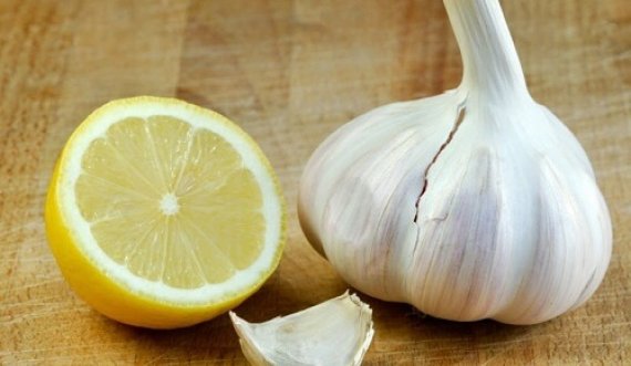 Kombinimi shërues i hudhrës dhe limonit