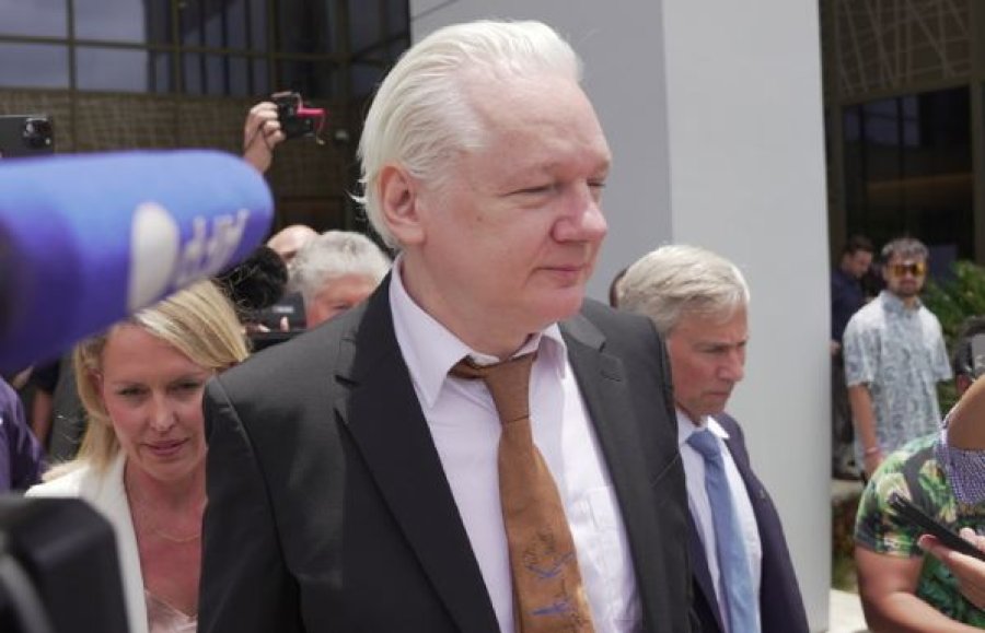 Assange kthehet në shtëpi pas 14 vitesh beteja ligjore
