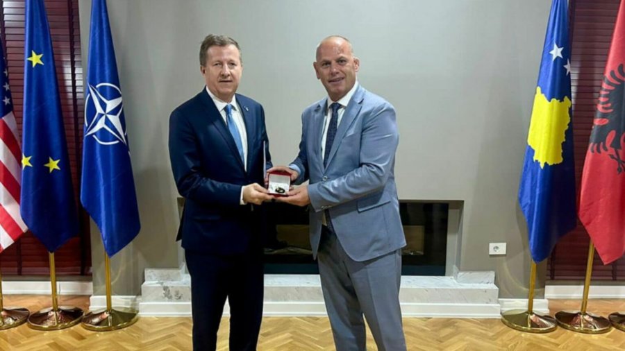 Lladrovci dhe ambasadori Szunyog vizitojnë projektet e BE-së dhe flasin për prioritetet e komunës