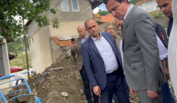  Kurti vizitoi Komunën e Dragashit, pas vërshimeve të djeshme