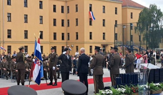 Oficerë të FSK-së, diplomojnë në Akademinë Ushtarake kroate