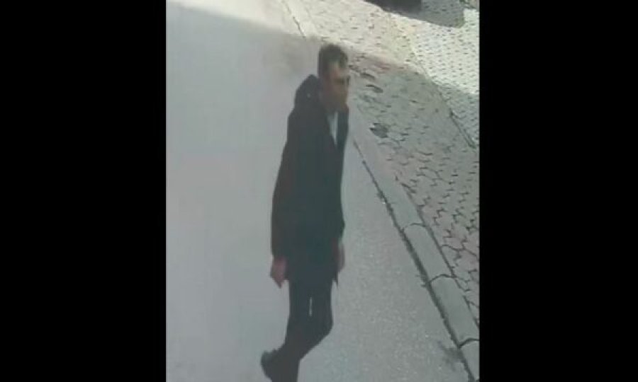 Policia kërkon ndihmën e qytetarëve për identifikimin dhe vendodhjen e këtij personi