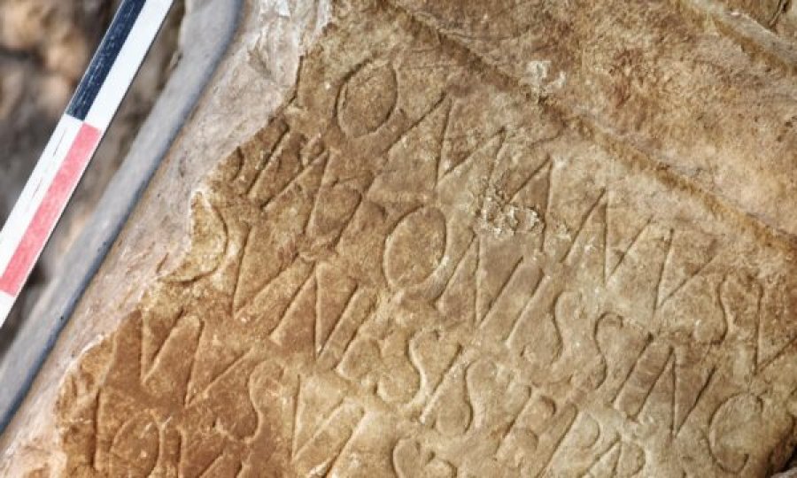 Në Kalanë e Vuçakut në Drenas zbulohet një altar romak