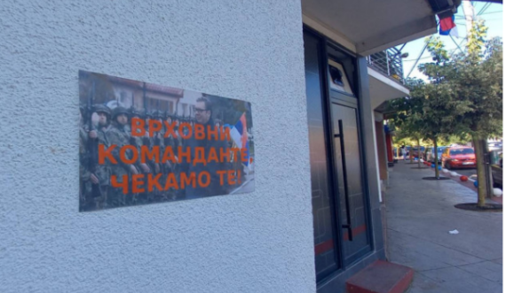 Në disa objekte në katër komunat veriore janë publikuar posterë të Vuçiqit