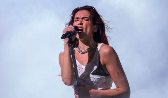 Dua Lipa shkëlqen me performancën e saj në 'Glastonbury'