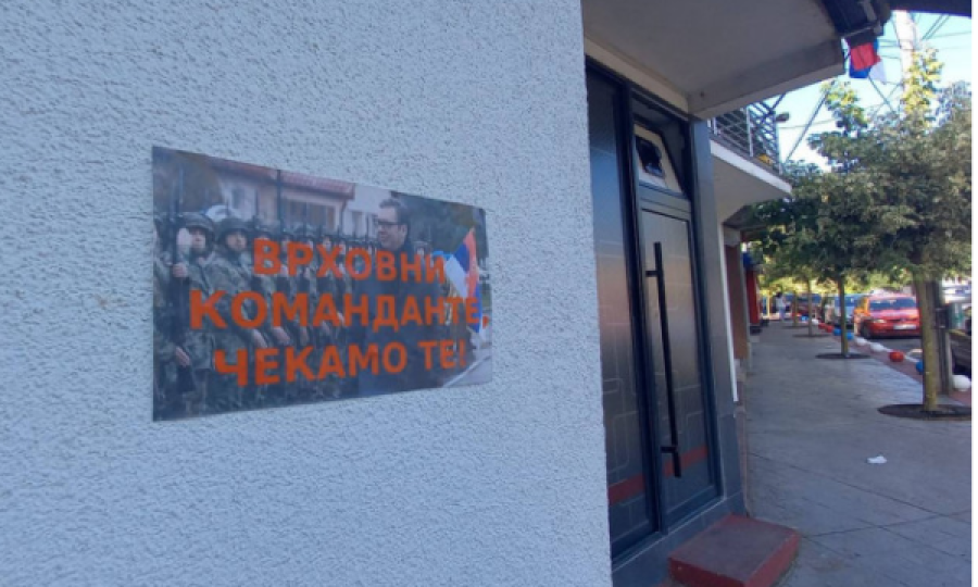 Në disa objekte në katër komunat veriore janë publikuar posterë të Vuçiqit