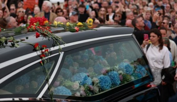 Ceremonia e varrimit të Navalnyt u mbajt ‘shpejt e shpejt, thotë ekipi i tij