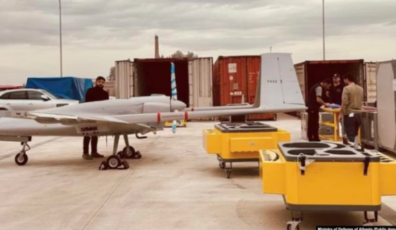 Shqipëria pranon dronët Bayraktar, dërgohen në bazën e NATO-s në Kuçovë