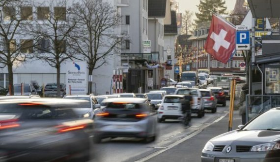 Zvicër: Këto rregulla të reja trafiku hyjnë në fuqi këtë vit