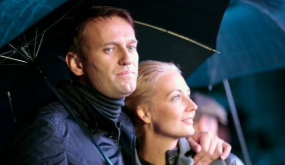 Në ditën e varrimit gruaja e Navalnyt nxjerr një video prekëse: Faleminderit për lumturinë absolute