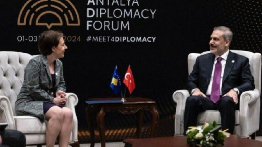 Gërvalla takon homologun e saj turk Hakan Fidan