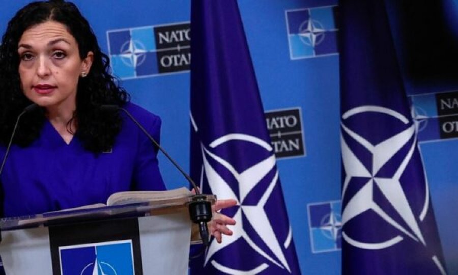 Dronët ‘Bayraktar’ fluturojnë mbi qiellin e Shqipërisë, Vjosa Osmani: Ku ka NATO, ka paqe dhe stabilitet