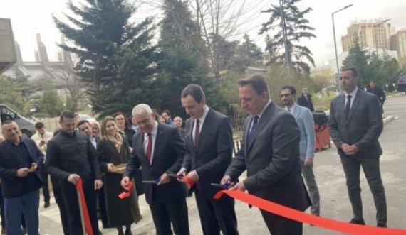 Albin Kurti pren shiritin, inaugurohet objekti i ri i Departamentit për Prodhimin e Dokumenteve