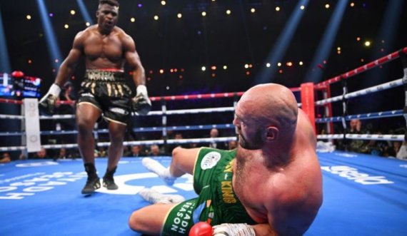 Tyson  Fury  i ashpër ka derguar  mesazhe ofenduese për Francis Ngannoun