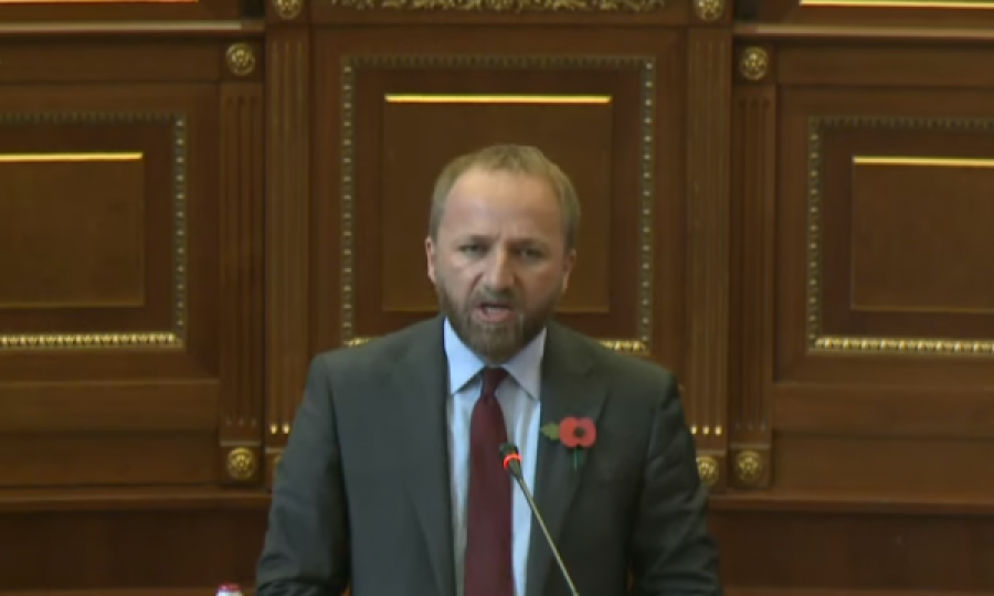 Tahiri: Zërat kritikues Albin Kurti mundohet t’i mbytë 