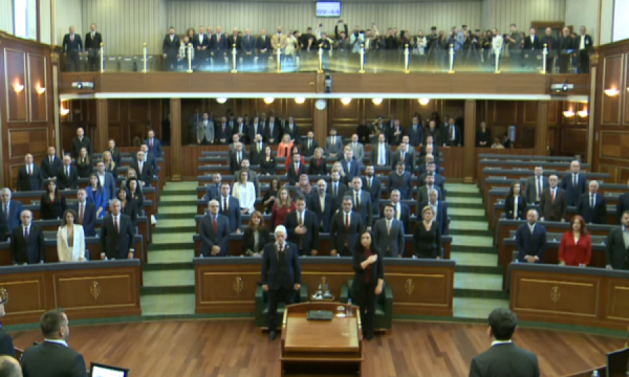 26 vjetori i Epopesë së UÇK-së, në Kuvend intonohet himni shtetëror dhe ai kombëtar